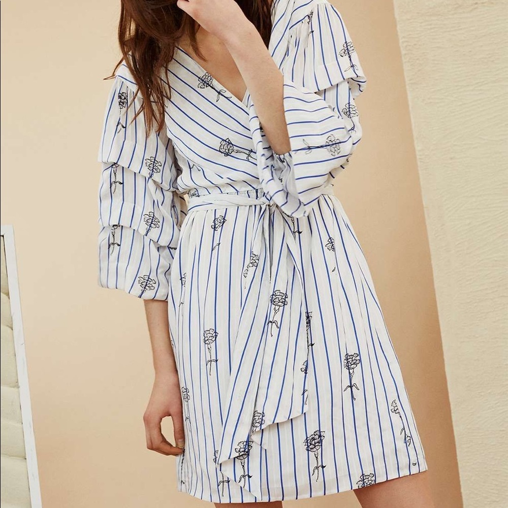 Club Monaco Rowlen Wrap dress with ruffled sleeves
